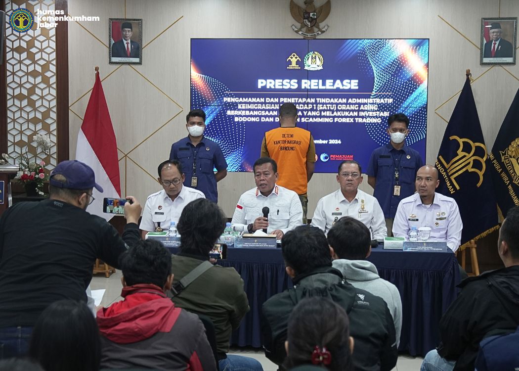 Diduga Lakukan Investasi Bodong Dan Penipuan Forex Trading, Kemenkumham  Jabar Lakukan Deportasi 1 (Satu) WNA Nigeria