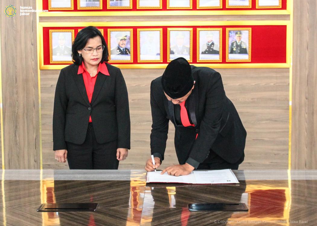 111024 NotarisPengganti 8
