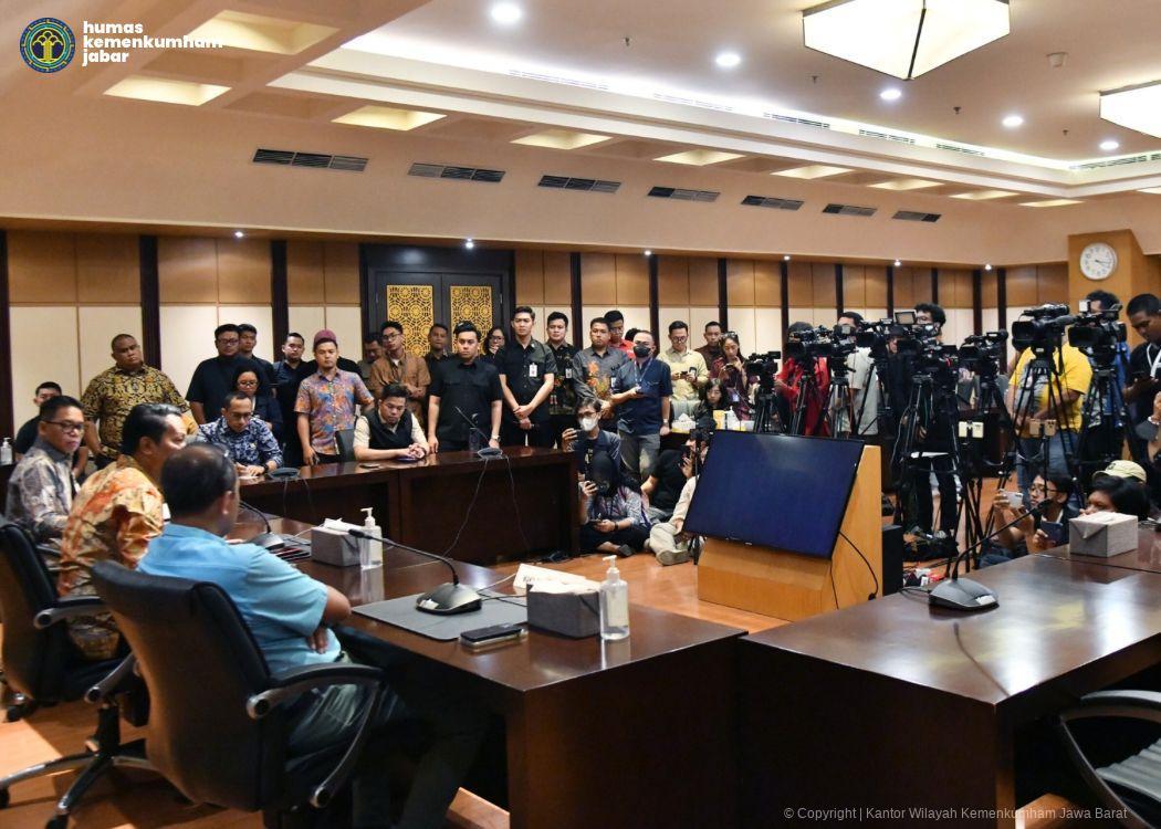 93fbf945 3ada 4308 af78 20534942bae5