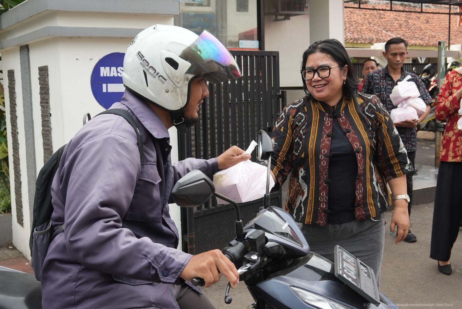 6b8f17a2 8032 4b04 aa41 a62c634939e8