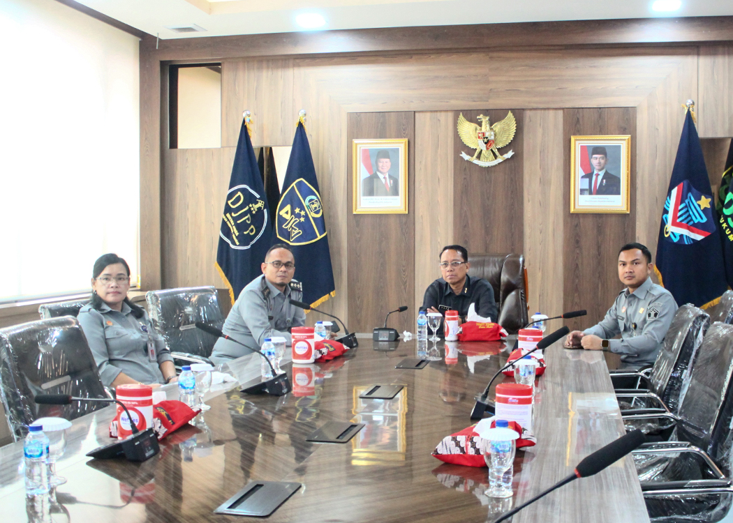 150425 KonferensiMenkum  1