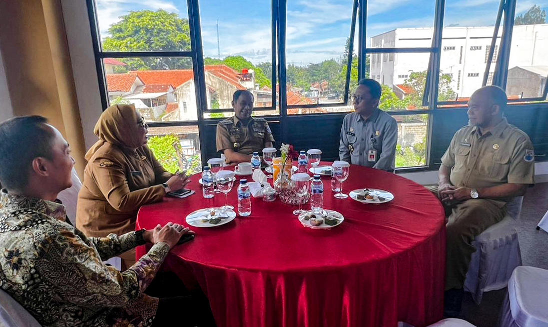 Dukung Ekonomi Kerakyatan, Kemenkum Jabar Raih Penghargaan Mitra Strategis dari Pemkot Cimahi