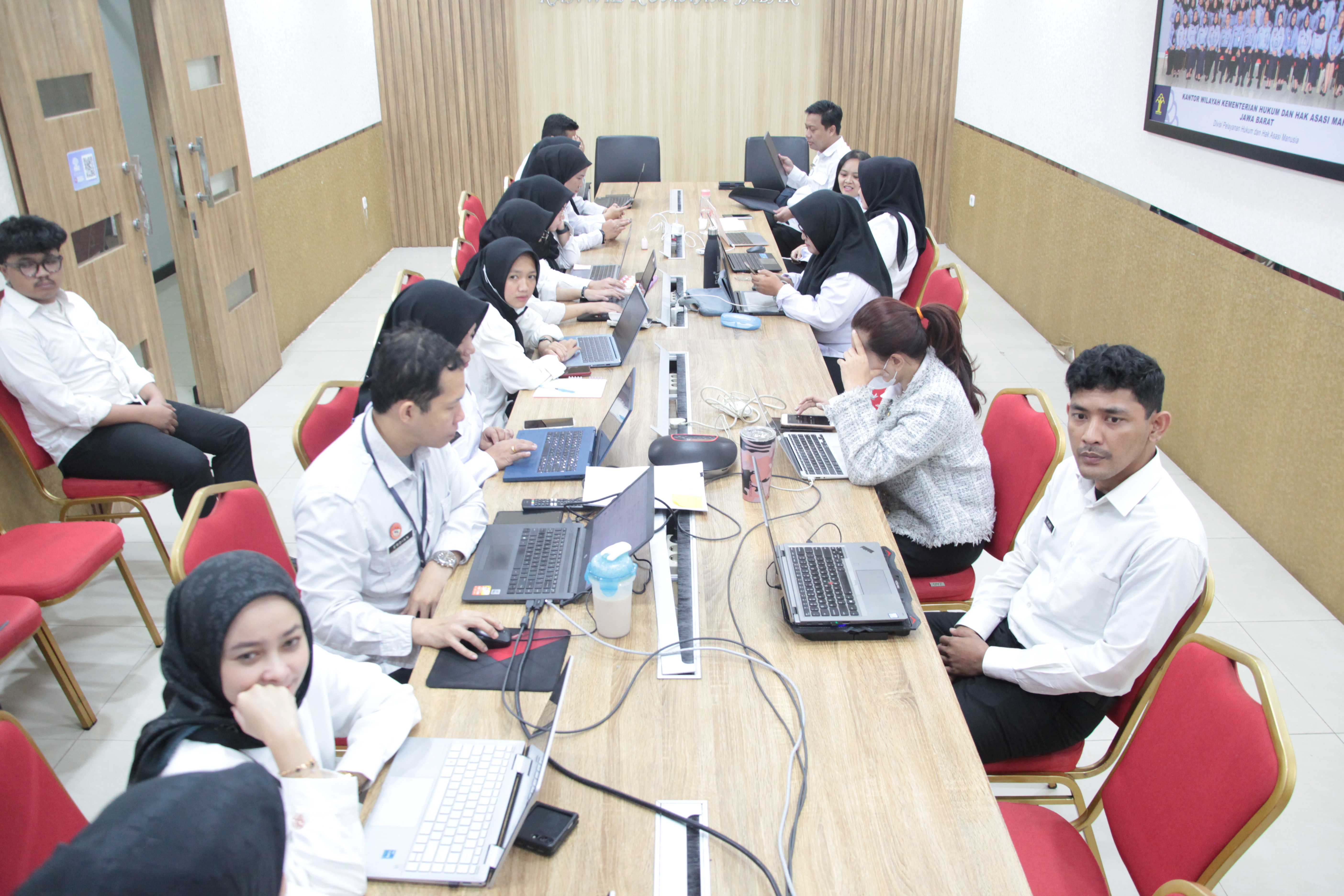 Ratusan Kampus dan APH Berkumpul, Kemenkum Jabar Dukung Penuh Revisi Aturan Saksi dan Korban